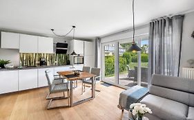 Zur Meeresmuschel Nr.10